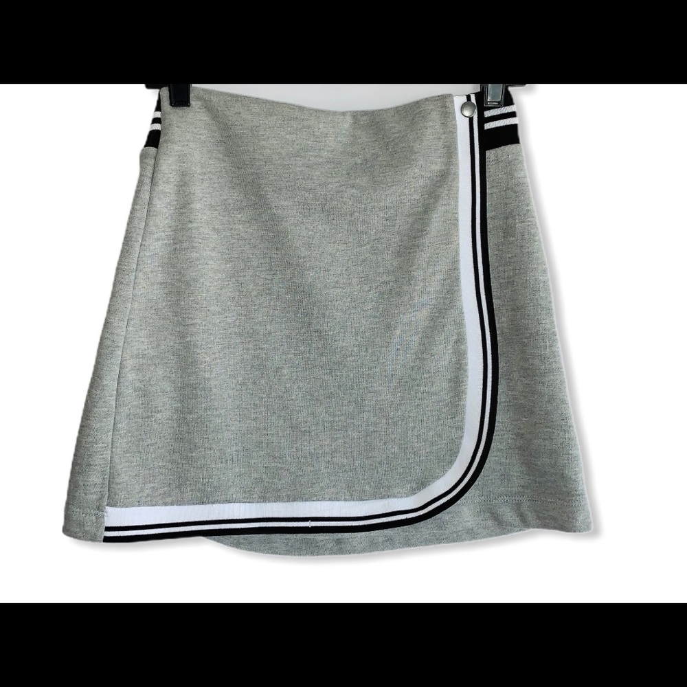 The Edit by Seventeen Front Snap Skirt Sz M
